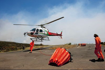 Afin de pallier à l'indisponibilité des appareils de la gendarmerie et de l'armée de l'air, la préfecture a réquisitionné un Ecureuil de Corail Hélicoptères. Il est intervenu à deux reprises mercredi, une fois avec le PGHM, une autre avec les pompiers - Photo d'archives Ludovic Laï-Yu