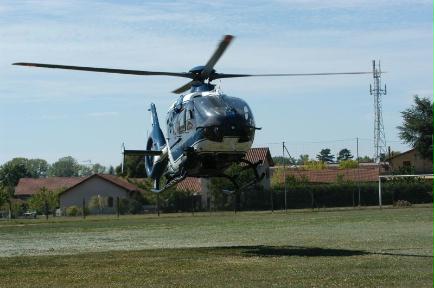 Le nouvel hélicoptère EC 135 F-MJDC, l'arme fatale des gendarmes - Opération sécurisation contre les cambriolages avec l'engagement de l'hélicoptère de la gendarmerie 