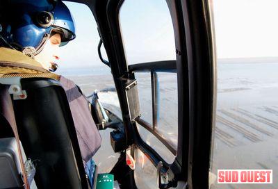 La gendarmerie du Bassin va être équipée d'un nouvel hélicoptère afin de faire la chasse aux voleurs d'huîtres. (Archives S. M.)