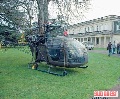 L'Alouette II a été installée sur un tapis de verdure - Photo B.B.