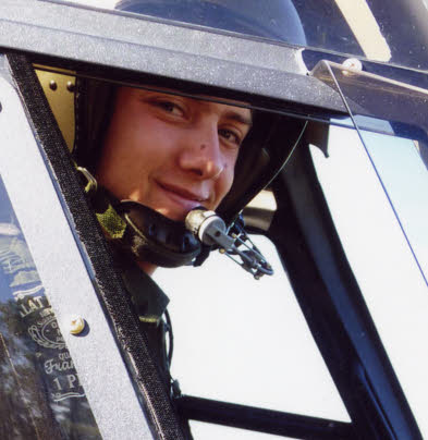 Sylvain Letoquart, 23 ans, sera bientôt aux commandes d'un hélicoptère pour transporter les troupes et le matériel de l'armée - Photo brest.letelegramme.com