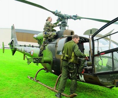 Les Gazelle Viviane, en Afghanistan, participent à toutes sortes de missions, que ce soient de l'appui-feu, de l'escorte de convoi, le rapatriement de personnes blessées.