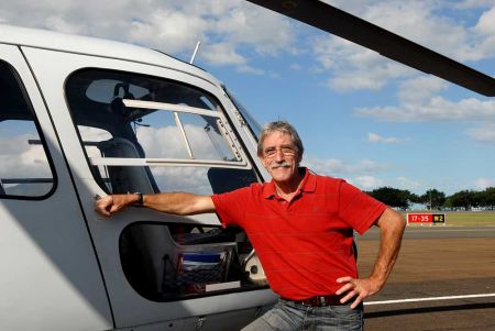 Récemment interviewé par les journalistes de l'émission Faut pas rêver, Alain Queval a collaboré avec Thalassa, C'est pas sorcier, ou encore avec Yann Arthus Bertrand, lors de leur passage en Calédonie - Photo Jacquotte Samperez