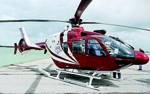 L'hélicoptère, un EC 135 de chez Eurocopter, a été acueilli par une vingtaine de pilotes