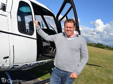 Michel Moulin veut développer dans la région, des produits qui allient la découverte des pépites touristiques et l'originalité d'un vol en hélicoptère - ISSOIRE Photo