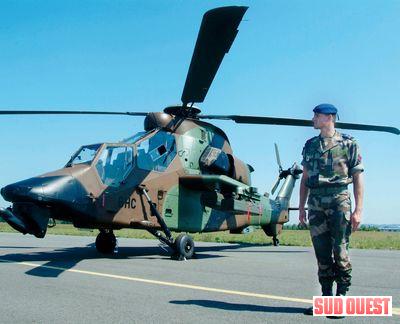 Hier au quartier de Rose. Le Tigre n'a encore jamais été utilisé sur un théâtre d'opérations extérieur. Il assure des missions d'appui feu et de renseignement - Photos Denis boulze