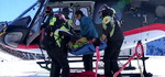 Embarquement du blessé à bord de l'AS 350 B3 F-GSDG du SAF - Photo TF1