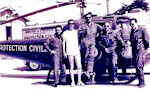 Les équipages, pilote, mécaniciens, MNS posent devant le Bell 47 J3 F-ZBAH de la Protection civile à Lacanau-Océan- Photo collection D. Roosens