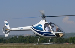 Le Cabri d'Hélicoptères Guimbal Eurocopter a montré son intérêt pour ce biplace école - Photo © Helicoptères Guimbal