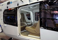 La cabine arrière de l'EC135 T2e en configuration « affaires » opéré par Europavia avec seulement quatre places sont proposées en cabine au lieu des 6/7 en version standard - Photo © Patrick Gisle
