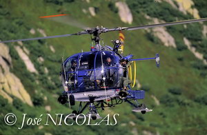 Retour vers la DZ des Bois de Chamonix après le secours avec l'ALouette III F-MJBL - Photo © José NICOLAS - Tous droits réservés
