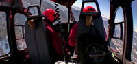 L'équipage, Pilote et MOB, aux commandes de Dragon 38 - Photo TF1
