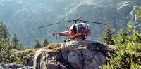 l'Alouette III Dragon 06 de la Sécurité civile posée dans le parc national du Mercantour - Photo Michel Fourcoux