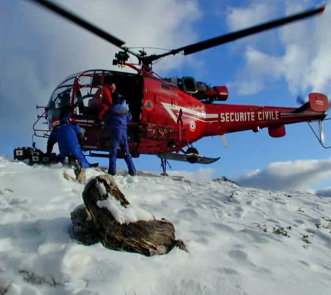 Chargement de l'Alouette 3 F- ZBDG Dragon 38 - Photo DR radio-secours-montagne-isere.com