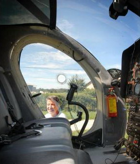 Inside Hughes 369 F-GSIC - Photo Rébecca Pinos