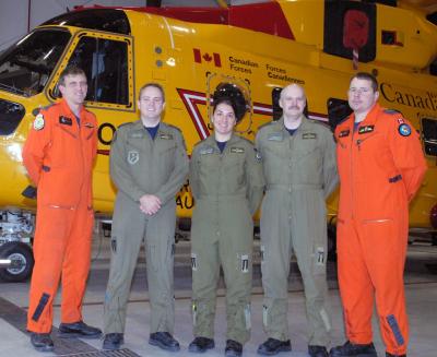 Les lauréats du Trophée Cormorant 2010 - sergent Kent Gulliford, major Steve Reid, capitaine Priscilla Jobin, sergent Brad Lawrence, et sergent Morgan Biderman. Photo Credit : Capt Anthony Sheppard, Canadian Forces.