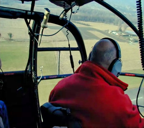 Le mécanicien d'équipage Francis Delafosse à bord de l'Alouette 3 F- ZBDG Dragon 38 - Photo DR radio-secours-montagne-isere.com