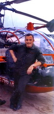 Francis Delafosse pose devant l'Alouette 2 F-ZBAD en 1974 - Photo collection F. Delafosse