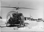 Avec son Bell 47 F-BGSS de la Protection civile dans les Alpes en juillet 1956 - Photo : collection particulière Frédéric Plancard
