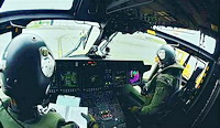 A bord de l'un des hélicoptères Caïman Marine (NH90) de la flottille 33F - Photo Nicolas Moscara