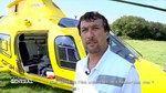 Jean-Michel, Médecin au Samu 64 avec en arrière plan l'Agusta 109 E Power F-GPBH - Photo Direct 8