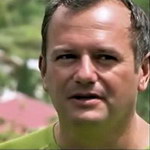 Portrait de Sébastien, pilote d'hélicoptère à l'Île de la Réunion - Photo Thalassa