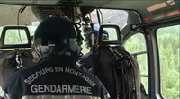 Secours à tout prix : Documentaire de 52 minutes réalisé par Didier Laurent et produit par Bonne Compagnie, avec la participation de France Télévisions. Production : François Landesman.