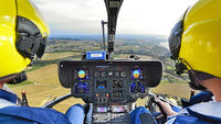 L'équipage au commandes de l'EC 135 Tonnerre 29 - Photo Frédéric Le Mouillour)