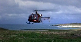 Atterrissage de l'Alouette 2 Protection civile sur l'Île de Hoëdic - Photo Michel MELLE