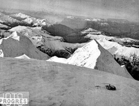 "Posé dur" pour l'Alouette 2 F-MJAW Gendarmerie au dôme du Goûter, le 12 décembre 1961 - Photo DR Le progrès