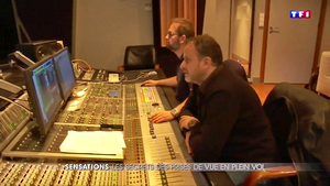 Eric MAGNAN en studio lors d'un montage - Photo © TF1