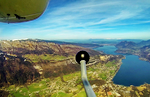 Photo du Lac d'Annecy pris depuis une caméra Gopro fixée sous le Dynali H3 - Photo © Patrick GISLE