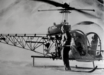Jean MOINE et son Bell 47 G2 F-BHGJ - Photo DR collection JMP
