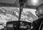 Pascal Brun aux commandes de son hélicoptère - Photo DR CMBH