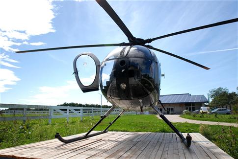 Le Hughes 369 F-GSIC (anciennement immatriculé D-HLIA) - Corinne Ray a son entreprise de pilotage à Romenay, Bourgogne hélicoptère - Photo Rébecca Pinos