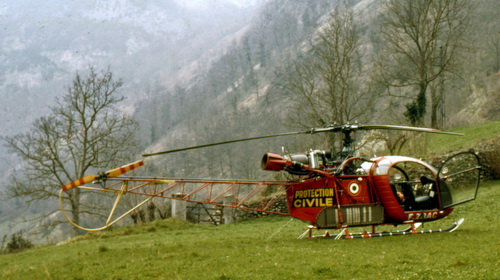 Alouette 2 F-ZBAC Protection civile (Dragon 64) posée à Urdos en mai 1966 - Photo DR