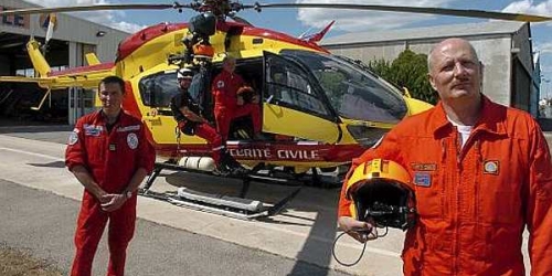 L'équipage de Dragon 34 avec au premier plan le pilote Antoine Rodriguez, pilote instructeur de la Sécurité civile - Photo O.D.