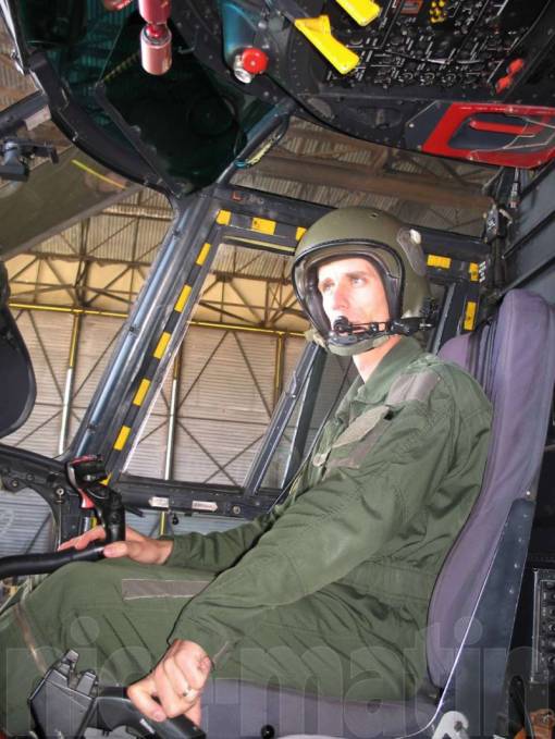 Le capitaine Vincent Duvillard, l'un des huit pilotes de Super-Puma de la BA 126 - Photo Noël Kruslin