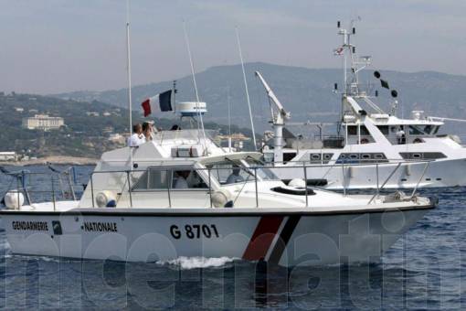 Minibex de la Comex et une vedette de la gendarmerie sur les lieux du crash au large de Saint-Jean-Cap-Ferrat. L'accident était survenu le 8 juin 2004 - Photo : archives Éric Dulière