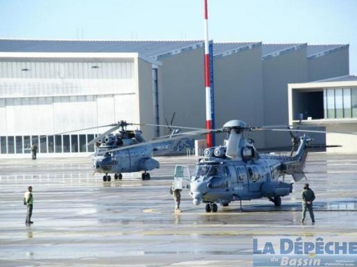 Les hélicoptères Caracal décollent en direction des Pyrénées