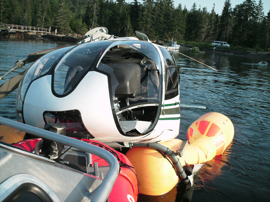 Cet hélicoptère EC-130 B4 immatriculé M-BOAT est basé sur le Yacht Lady Christine - Photos SNBM Sean P. O'Connor 