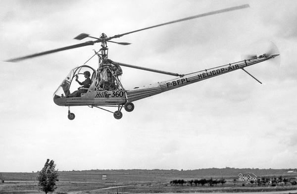 Valérie André aux commandes du Hiller UH-12 Raven F-BFPL Hélicop-Air en 1950 - Photo DR