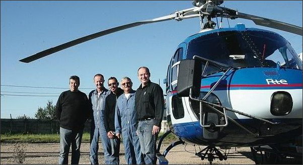 Le pilote Bruno Decelle,26 000 heures de vol à son actif, et son équipe