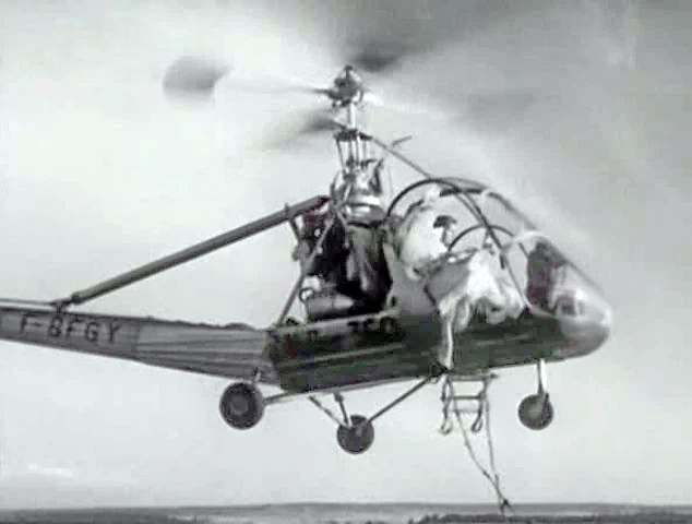 Hiller 360 F-BFGY en vol sur le tournage du film Bibi Fricotin 1950 - Photo DR