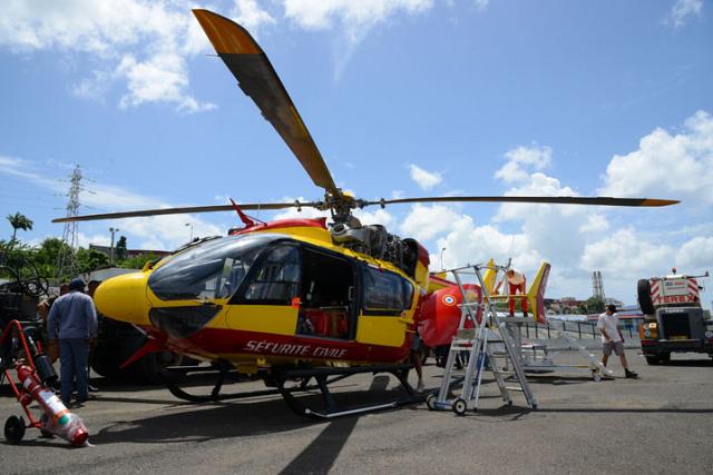 L'hélicoptère, arrivé sur un bateau Ro-Ro a été transporté par une grue sur le port de Fort-de-France avant d'être remonté sur place pour s'envoler vers sa base d'affectation, à l'ancien aérogare de l'aéroport du Lamentin.