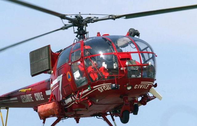Alouette 3 F-ZBAK Sécurite civile équipée du treuil de 25 m et de filtres antisable à Lacanau, le 18 juillet 2002 - Photo Michel Gangne