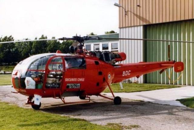 Alouette F-ZBDC Sécurité civile (plus inscription Préfecture de police) avec 3 lettres sur la poutre de queue sur la Base de Issy-les-Moulineaux, vers le début 1984 - Photo DR