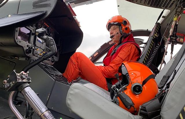 Claude Schahl, pilote de l'hélicoptère de la sécurité civile Dragon 67. Strasbourg le 12 mai 2023 - Photo G. Varela / 20 Minutes