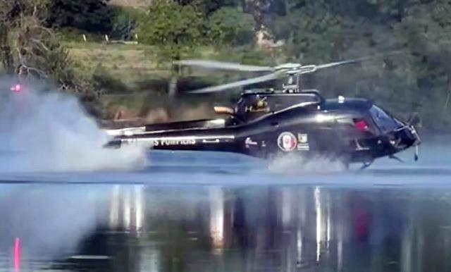 L'Ecureuil H125 B3e F-HLXO "Morane 29" équipé d'un Bambi bucket au-dessus de l'étang de Rosporden - Photo © THIBAEES