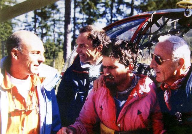 Après le secours sur la DZ des Bois, le jeune bulgare soutenu par Francis Delafosse, René Romet et Christian Lamousse, le16 septembre 1990 - Photo DR collection F. Delafosse